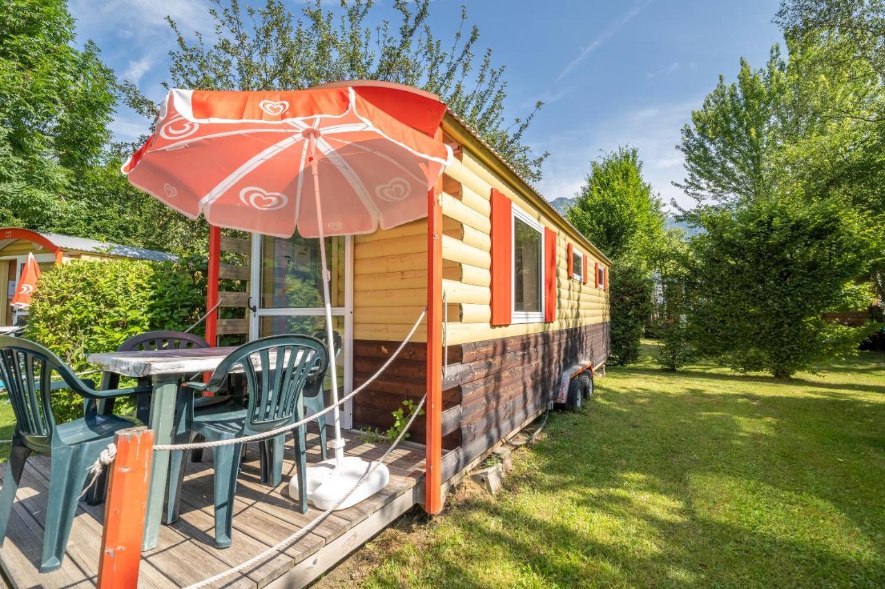 Hotel Camping Le Colporteur Le Bourg-dʼOisans Esterno foto
