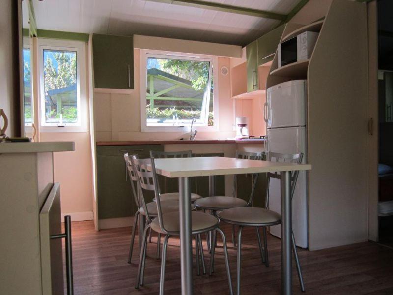 Hotel Camping Le Colporteur Le Bourg-dʼOisans Esterno foto