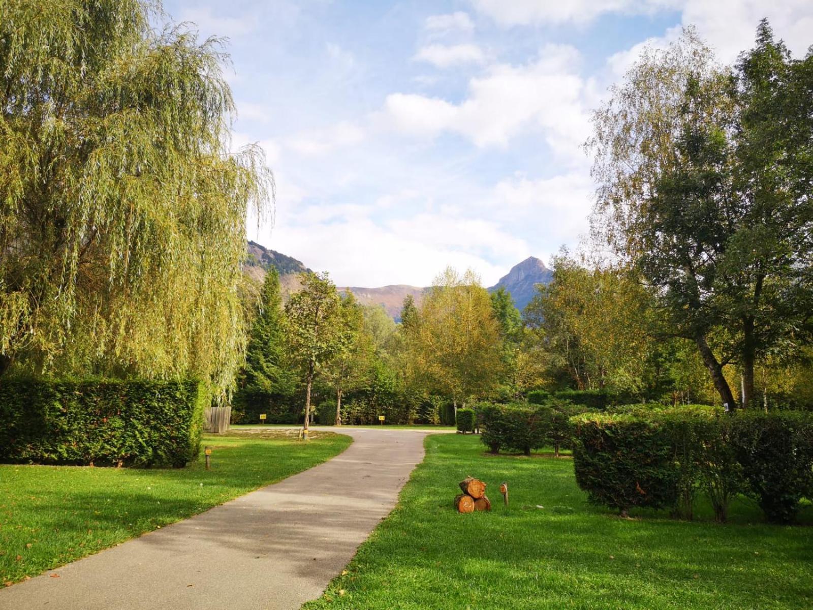 Hotel Camping Le Colporteur Le Bourg-dʼOisans Esterno foto