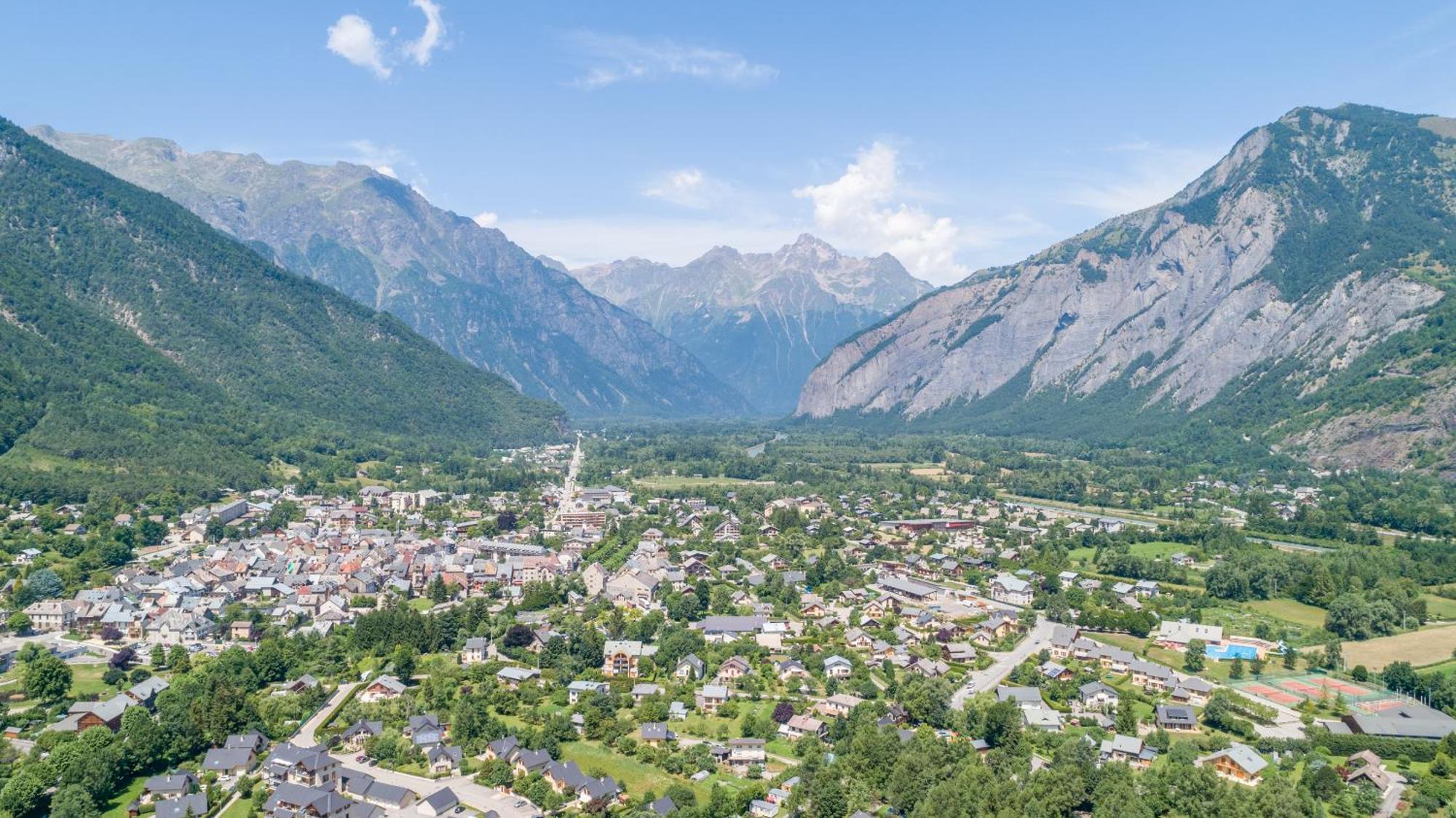Hotel Camping Le Colporteur Le Bourg-dʼOisans Esterno foto