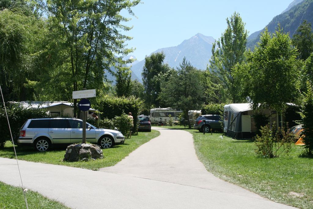 Hotel Camping Le Colporteur Le Bourg-dʼOisans Esterno foto