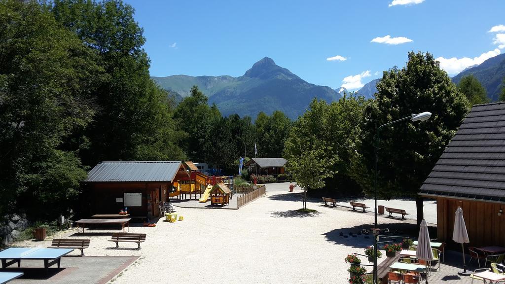 Hotel Camping Le Colporteur Le Bourg-dʼOisans Esterno foto