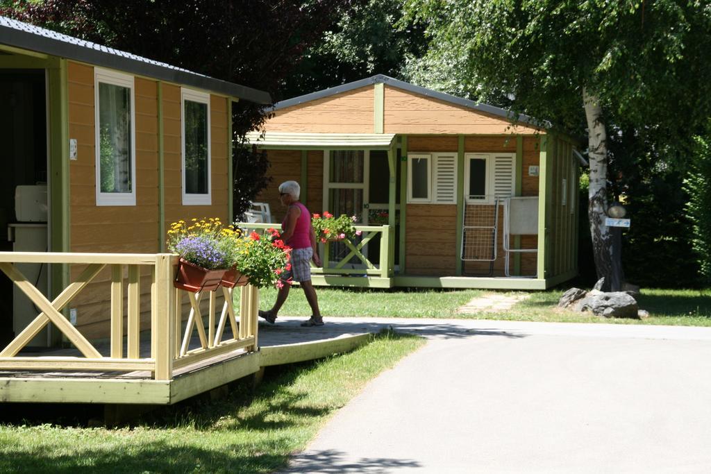 Hotel Camping Le Colporteur Le Bourg-dʼOisans Esterno foto