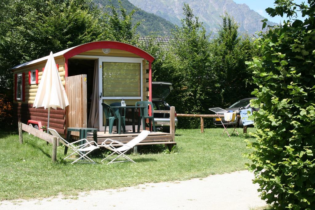 Hotel Camping Le Colporteur Le Bourg-dʼOisans Esterno foto