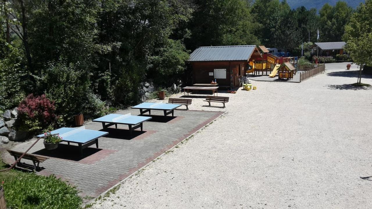 Hotel Camping Le Colporteur Le Bourg-dʼOisans Esterno foto